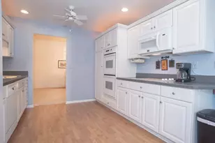 538 Banyon Lane, La Grange, IL 60525 - Photo 9