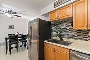 712 Tipperary Ct, Schaumburg, IL 60193 - Photo 9