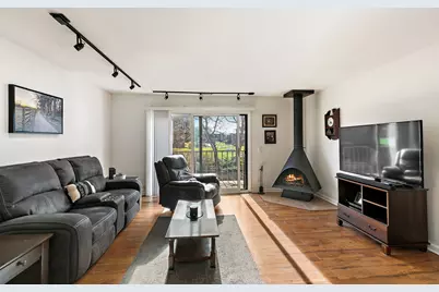 712 Tipperary Court #2B, Schaumburg, IL 60193 - Photo 3