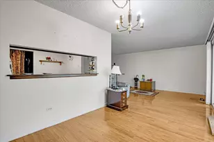 11301 Sycamore Ln, Palos Hills, IL 60465 - Photo 9