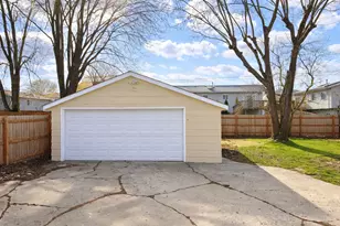 2432 Yeoman St, Waukegan, IL 60087 - Photo 11