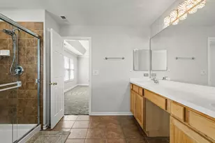 342 Comstock Dr, Elgin, IL 60124 - Photo 41