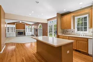975 W Wilson St, Palatine, IL 60067 - Photo 11