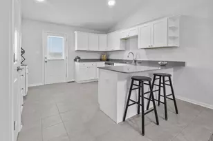 3029 W 82nd Pl, Merrillville, IN 46410 - Photo 3