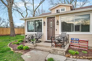 136 Grove St, Braidwood, IL 60408 - Photo 3