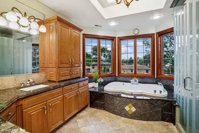 3832 W Chase Avenue, Lincolnwood, IL 60712 - Photo 25