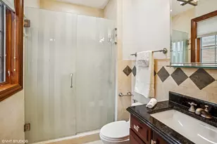 3832 W Chase Ave, Lincolnwood, IL 60712 - Photo 31