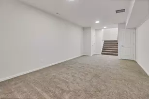 3031 W 82nd Pl, Merrillville, IN 46410 - Photo 9