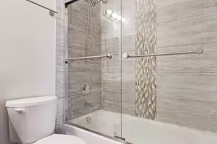 93 N Victoria Ln, Streamwood, IL 60107 - Photo 15