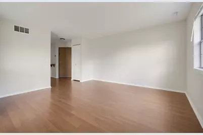 93 N Victoria Lane #D, Streamwood, IL 60107 - Photo 9