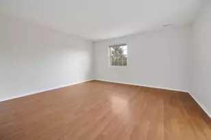 93 N Victoria Ln, Streamwood, IL 60107 - Photo 3