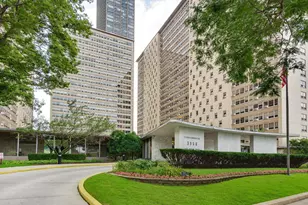 3950 N Lake Shore Dr, Chicago, IL 60613 - Photo 1