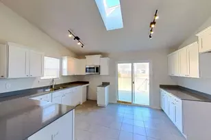 3021 W 82nd Pl, Merrillville, IN 46410 - Photo 5