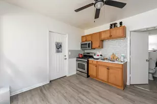 644 Lenox Ave, Waukegan, IL 60085 - Photo 7