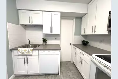 2218 S Goebbert Road #393, Arlington Heights, IL 60005 - Photo 5