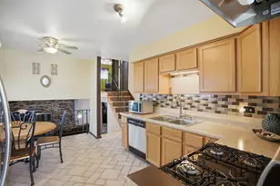 17243 Bernadine St, Lansing, IL 60438 - Photo 11