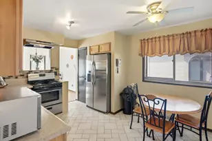 17243 Bernadine St, Lansing, IL 60438 - Photo 13