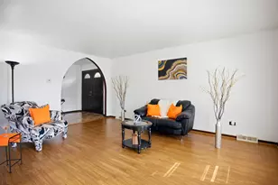 17243 Bernadine St, Lansing, IL 60438 - Photo 7