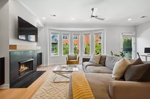 821 W Superior St, Chicago, IL 60642 - Photo 3