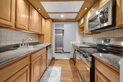 540 Biesterfield Road #305, Elk Grove Village, IL 60007 - Photo 11