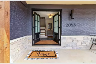 2053 Somerset Lane, Wheaton, IL 60189 - Photo 3