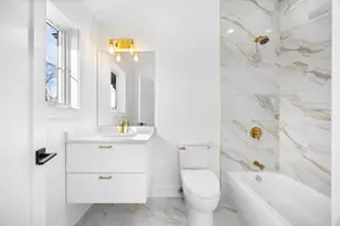 1942 Palmgren Dr, Glenview, IL 60025 - Photo 13