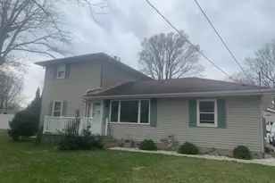 1818 S Carr St, Streator, IL 61364 - Photo 1