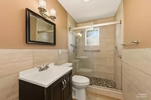 351 Catherine St, Aurora, IL 60505 - Photo 17