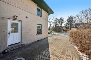 6601 N Trumbull Ave, Lincolnwood, IL 60712 - Photo 7