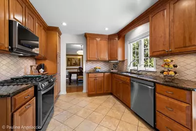 649 Greenbrier Lane, Crystal Lake, IL 60014 - Photo 9