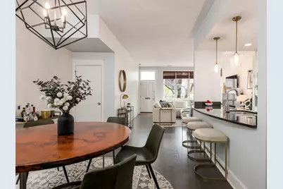 1123 W Chestnut Street #2E, Chicago, IL 60642 - Photo 9