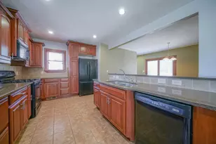 711 Taylor St, Pecatonica, IL 61063 - Photo 9