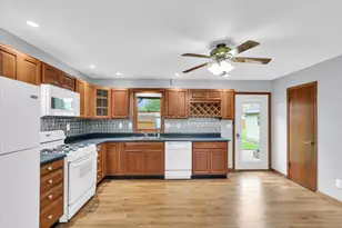 108 W Jackson St, Mahomet, IL 61853 - Photo 9