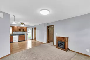 108 W Jackson St, Mahomet, IL 61853 - Photo 7