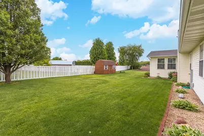 608 N Cherokee Lane, Pontiac, IL 61764 - Photo 37