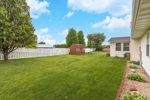 608 N Cherokee Ln, Pontiac, IL 61764 - Photo 37