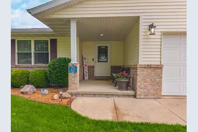 608 N Cherokee Lane, Pontiac, IL 61764 - Photo 3