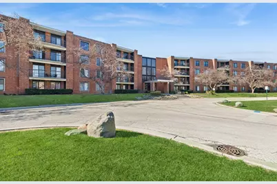 1415 E Central Road #405A, Arlington Heights, IL 60005 - Photo 1