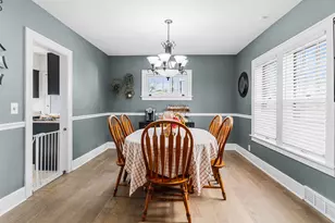 629 W Downer Pl, Aurora, IL 60506 - Photo 5