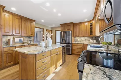 1872 Jahns Drive, Wheaton, IL 60189 - Photo 9