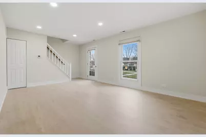 763 Wellington Avenue #763, Elk Grove Village, IL 60007 - Photo 5