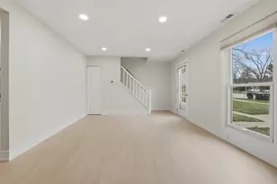 763 Wellington Ave, Elk Grove Village, IL 60007 - Photo 3