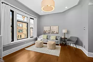 807 W Newport Ave, Chicago, IL 60657 - Photo 3