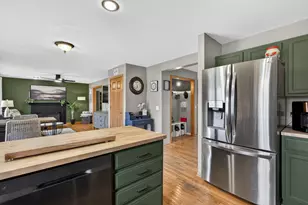10321 Steeplechase Ln, Spring Grove, IL 60081 - Photo 9