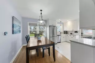 218 S Fairfield Ave, Lombard, IL 60148 - Photo 5