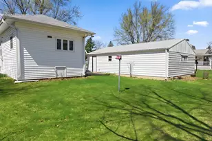 203 Main St, Lindenwood, IL 61049 - Photo 3