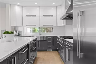 2009 Skyelar Ct, Highland Park, IL 60035 - Photo 9