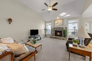 1121 Blackberry Shore Ln, Yorkville, IL 60560 - Photo 3