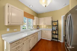 595 Golfers Ln, Bartlett, IL 60103 - Photo 9