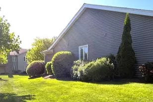 595 Golfers Ln, Bartlett, IL 60103 - Photo 25